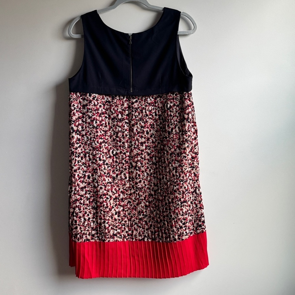 LOFT Pleated Shift Dress, Sleeveless Size 12 - Picture 5 of 11